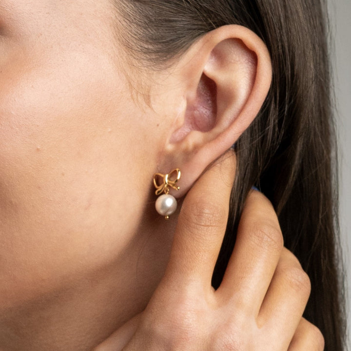 Bow Pearl Stud Earrings Gold