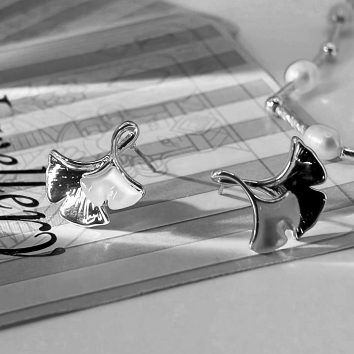 Ginko Pearl Earrings Silver