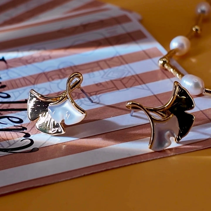 Ginko Pearl Earrings Gold