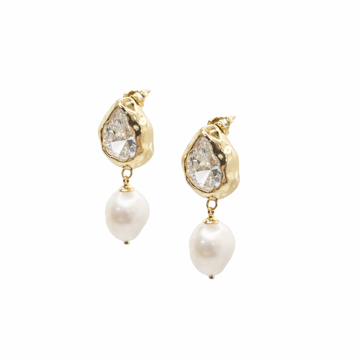 Minato Earrings in Gold