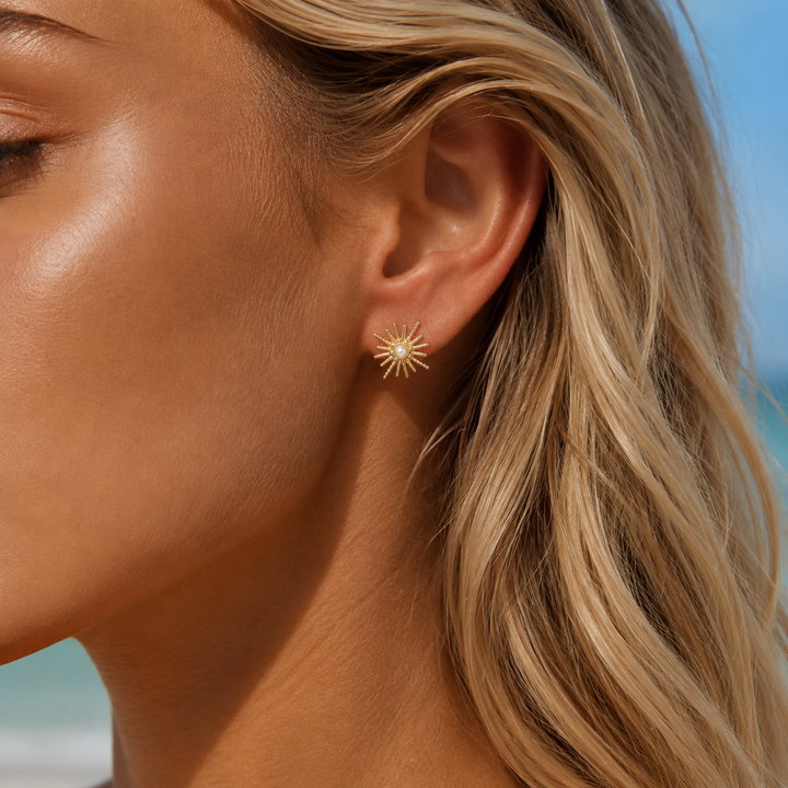 Solaria Pearl Stud Earrings Gold