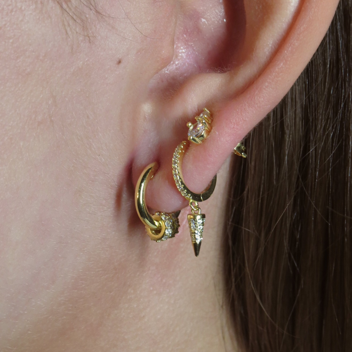 Izzy Huggie Earrings Gold