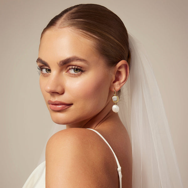 Ema Earrings in Gold