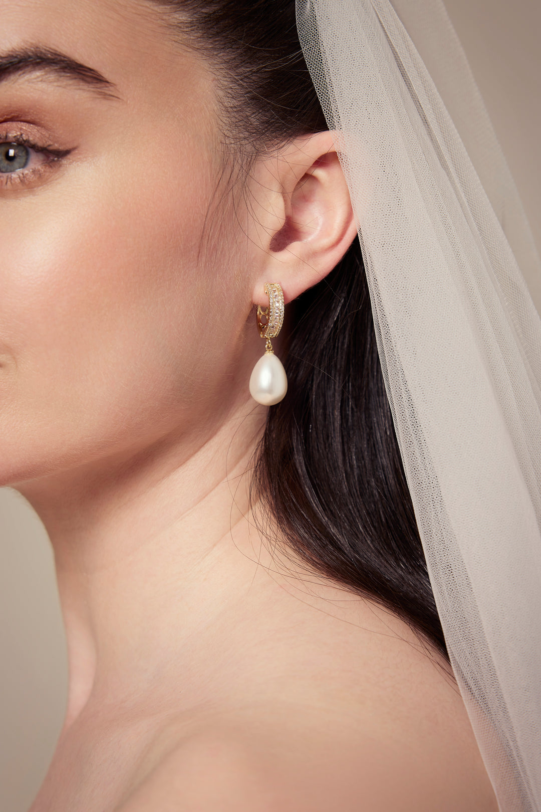 Alexandra Hoop Earrings With Drop Pearl Gold