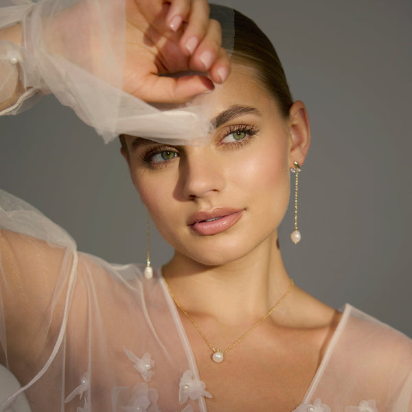 Mio Earrings in Gold